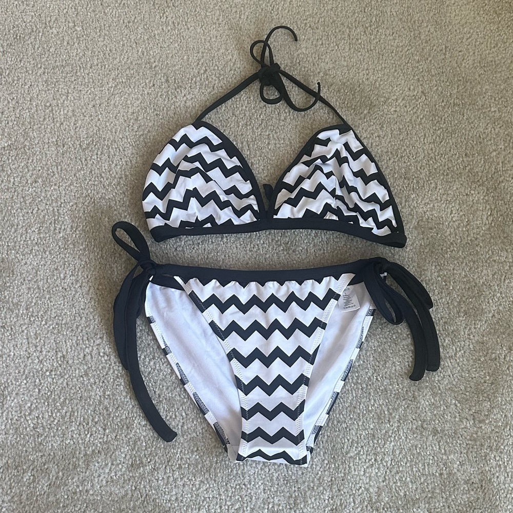 Sable 
Black and White Bikini Set - Picture 7 of 9